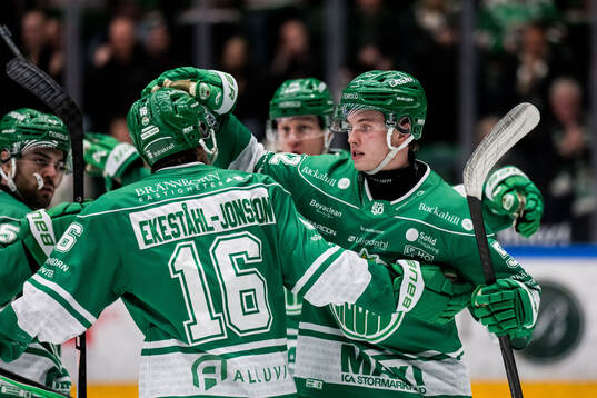 Rögles Lukas Ekeståhl-Jonsson och Felix Nilsson jublar