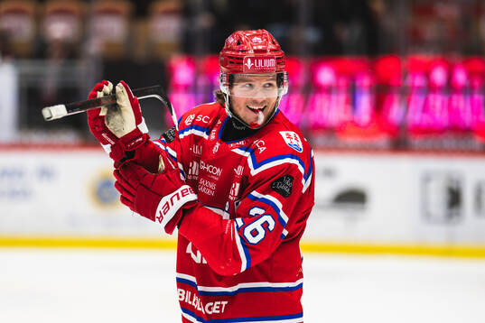 Timrås Anton Heikkinen jublar