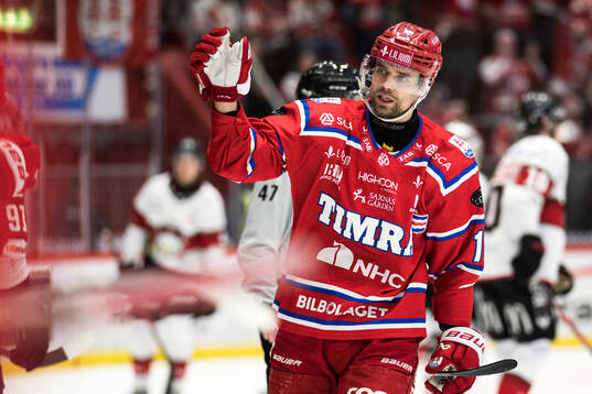 Timrås Emil Pettersson jublar
