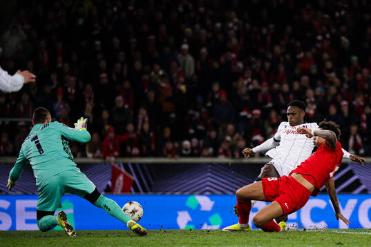 Noah Holm of Brann missing a chance to score