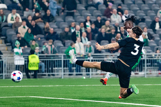 Hammarbys Moise Elohim Victoire Kabore gör 1-0 för