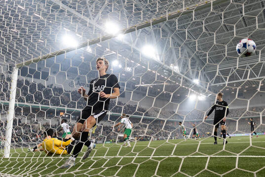 Brages målvakt Viktor Frodig släpper in 1-0 från