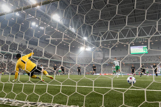 Hammarbys Nahir Besara gör 2-0 på straff bakom Brages