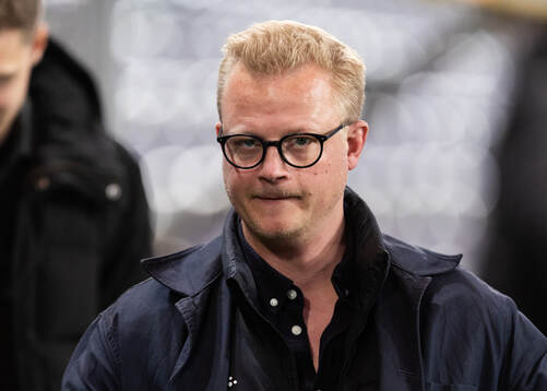 Hammarbys chefsscout Philip Berglund innan fotbollsmatchen