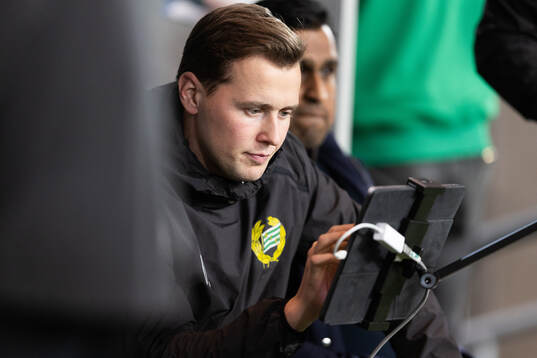 Hammarbys assisterande tränare Douglas Jakobsen innan