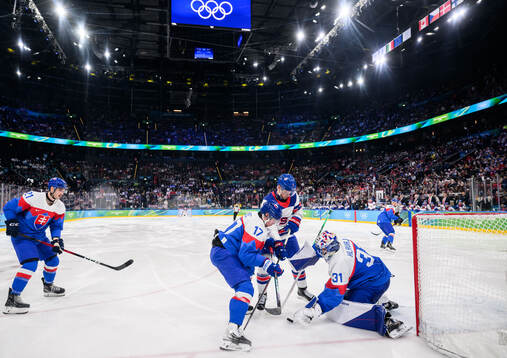 Jack Eichel of USA against Adam Ruzicka, Simon Nemec and