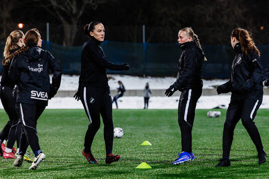 AIKs Anna Oscarsson och Ida Björnberg