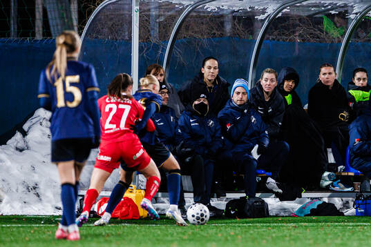 AIKs Anna Oscarsson, Linda Sembrant och Adelisa Grabus