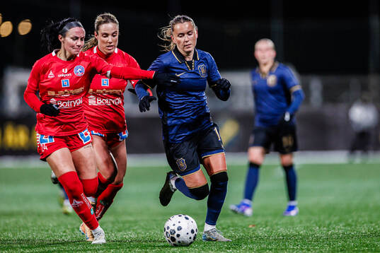 Linköpings Amber DiOrio och AIKs Adelisa Grabus