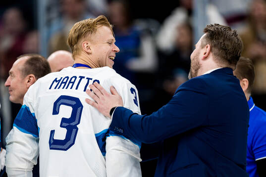Olli Määttä and Head coach Antti Pennanen of Finland