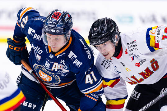 Växjös Ludvig Nilsson och Malmö Redhawks Linus Öberg