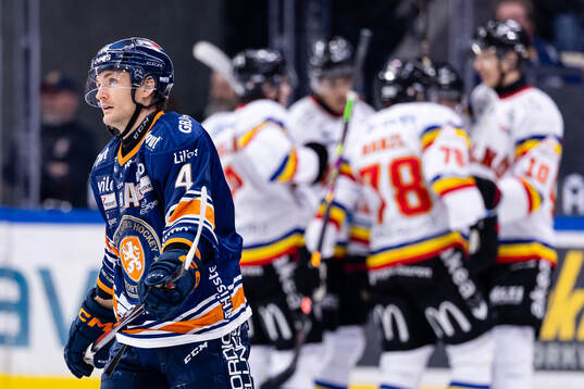 Växjös Keegan Lowe deppar