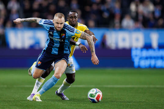 Djurgårdens Adam Ståhl och Falkenbergs FFs Wanbe Godwin