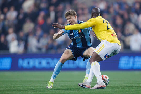 Djurgårdens Patric Åslund och Falkenbergs FFs Lassina
