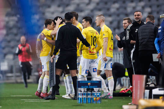 Falkenbergs FFs Hugo Komano jublar