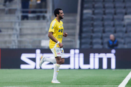 Falkenbergs FFs Hugo Komano jublar