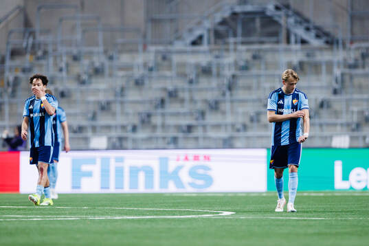 Djurgårdens Mikael Anderson och Hampus Finndell deppar