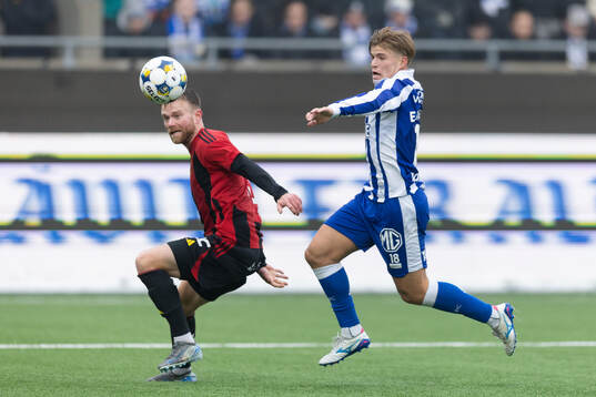 Östersunds Dennis Widgren och IFK Göteborgs Felix Eriksson