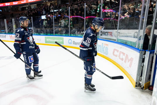 Linköpings Nicholas Shore och Johan Johnsson deppar