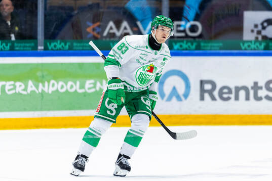 Rögles Karson Kuhlman jublar