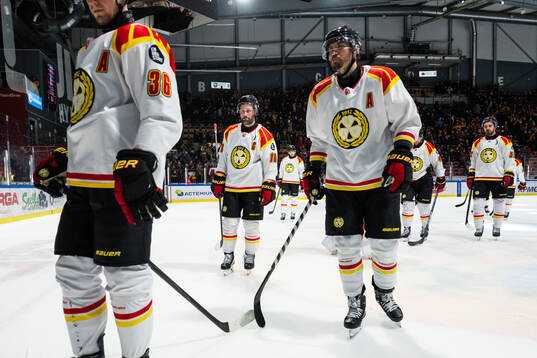Brynäs Johan Larsson och lagkamrater deppar