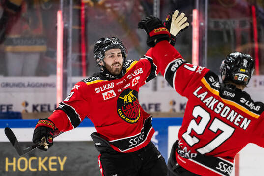 Luleås Ben Tardif jublar