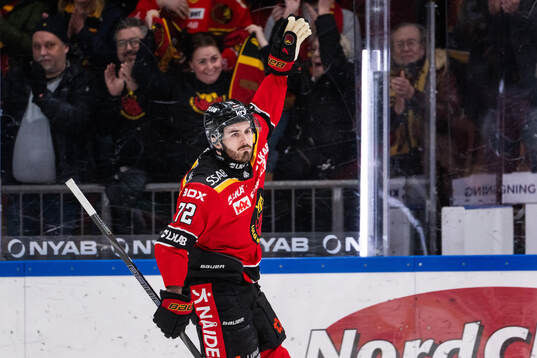 Luleås Ben Tardif jublar