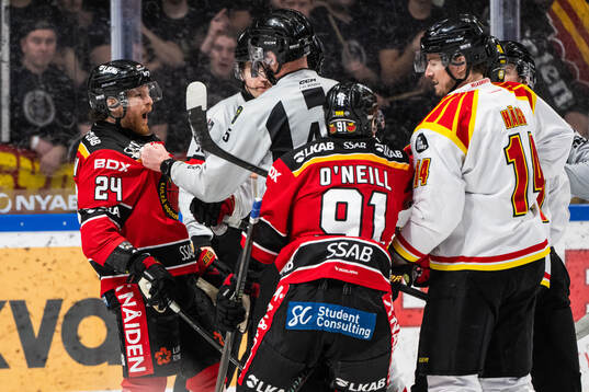 Luleås Brendan Shinnimin och Brynäs Robert Hägg
