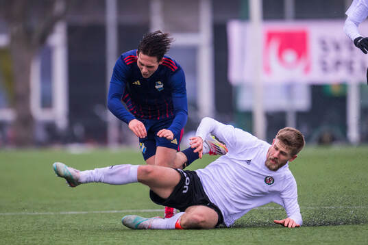 Östers IFs Hannes Bladh Pijaca och Örebros Hampus