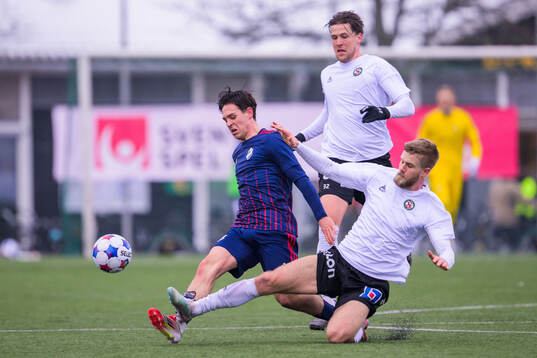 Östers IFs Hannes Bladh Pijaca och Örebros Hampus