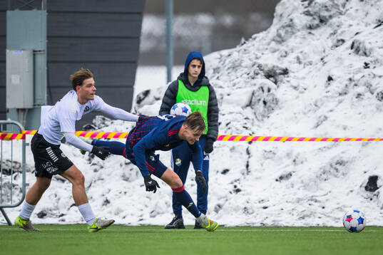 Örebros Samuel Wikman och Östers IFs Matias Tamminen
