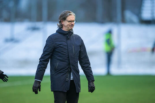 Örebros tränare Rikard Norling deppar