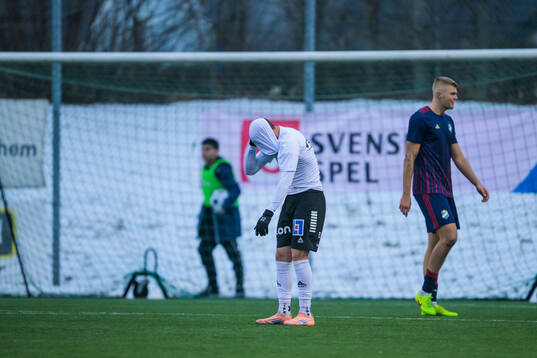 Örebros Giuseppe Bovalina deppar och Östers IFs Mattis