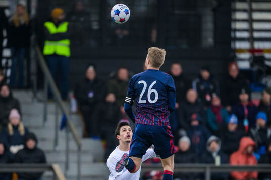 Örebros Antonio Yakoub och Östers IFs Magnus Christensen