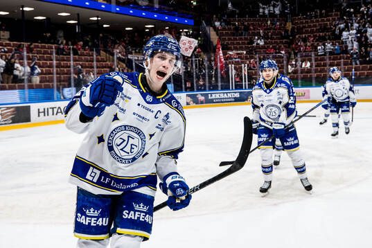 Leksands Lukas Vejdemo jublar