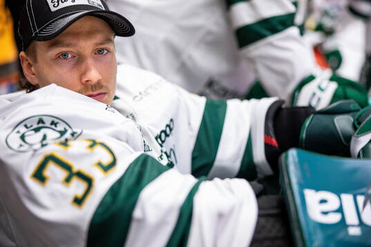 Färjestads målvakt Emil Larmi