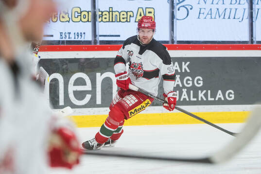 Modos Sebastian Ohlsson innan ishockeymatchen i