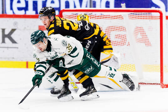 Färjestads Luke Philp och Skellefteås Pontus Johansson