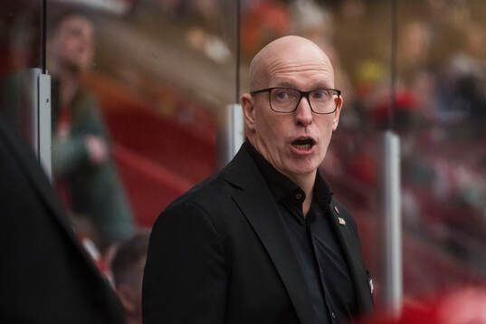 Modos huvudtränare Fredrik Andersson