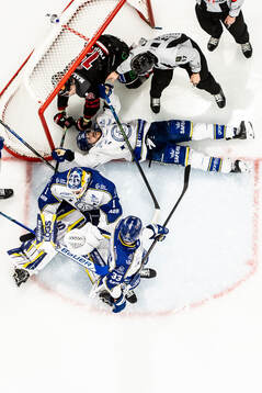 Leksands målvakt Marcus Gidlöf och Leksands Matt Caito