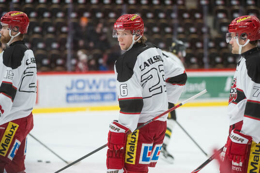 Modos Theodor Johnsson innan ishockeymatchen i