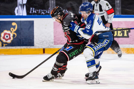Örebros Glenn Gustafsson och Leksands Rocky Langvardt