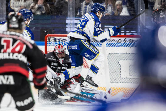 Örebros målvakt Jhonas Enroth och Leksands Michael