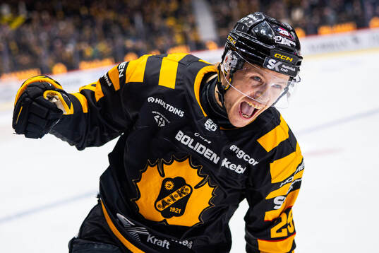 Skellefteås Mikkel Aagaard jublar