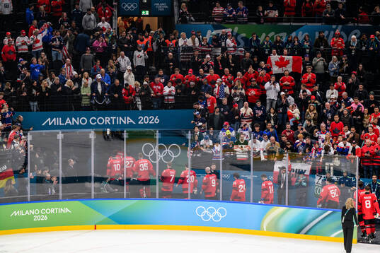 Players of Canada looks dejected