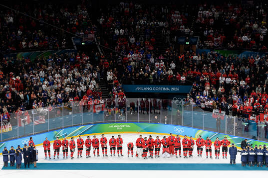 The players of Canada with their silver medals