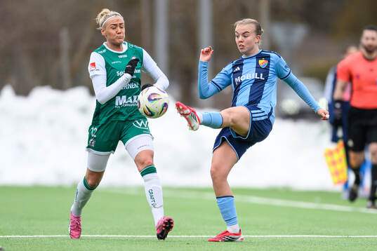Alingsås Maja Ragnewall och Djurgårdens Elin Westlund