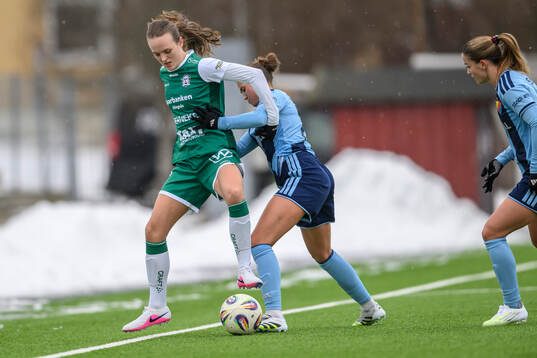 Alingsås Alma Öberg och Djurgårdens Emma Holmqvist
