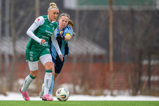 Alingsås Maja Ragnewall och Djurgårdens Therese Åsland