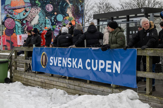 En banderoll med texten Svenska cupen